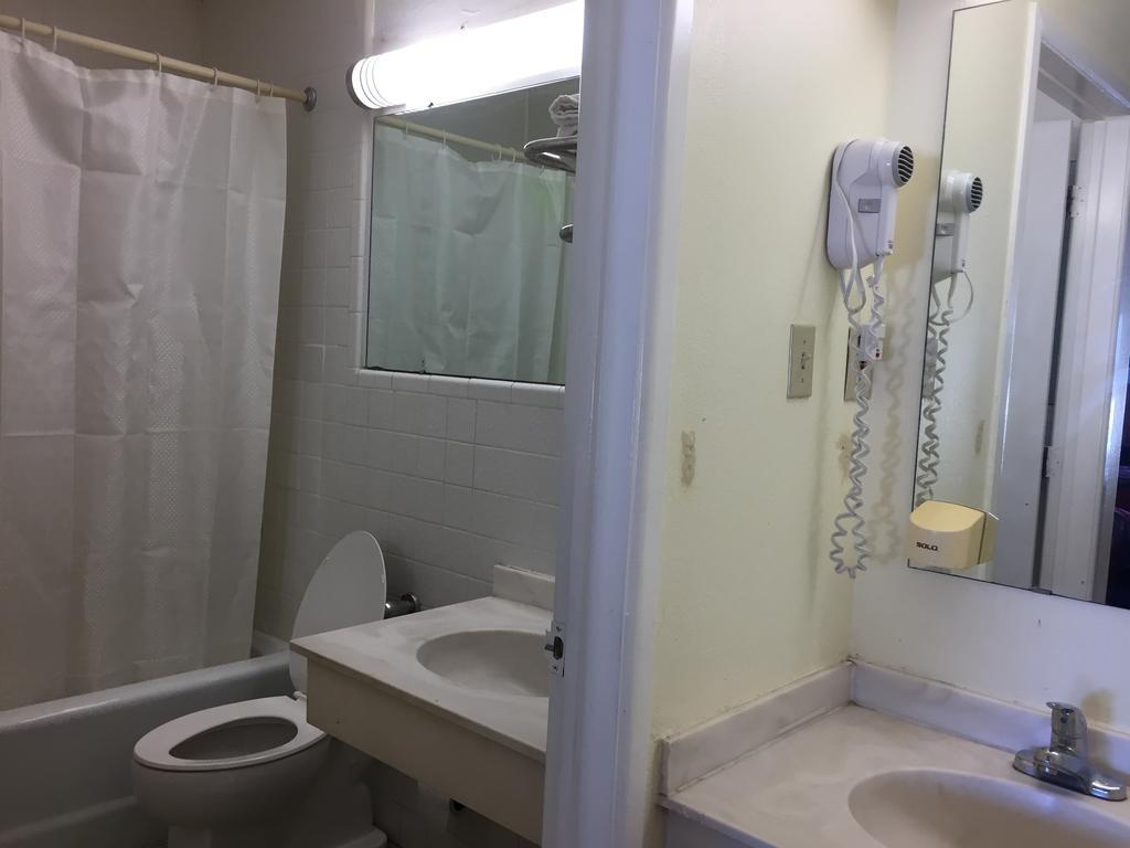 Motel Royal Of 2*